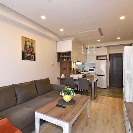 Home4You Apartments On Koghbatsi Jerevan Buitenkant foto