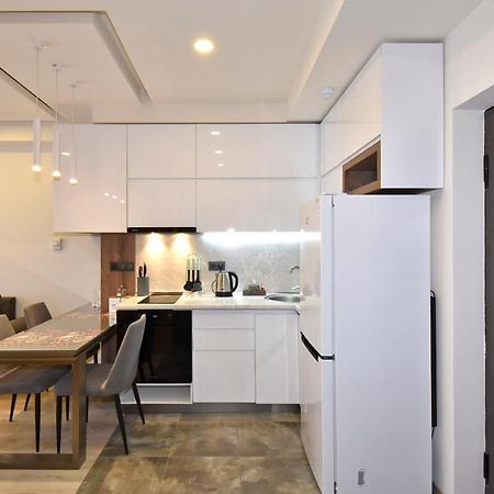 Home4You Apartments On Koghbatsi Jerevan Buitenkant foto