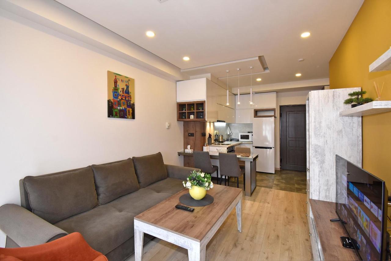 Home4You Apartments On Koghbatsi Jerevan Buitenkant foto