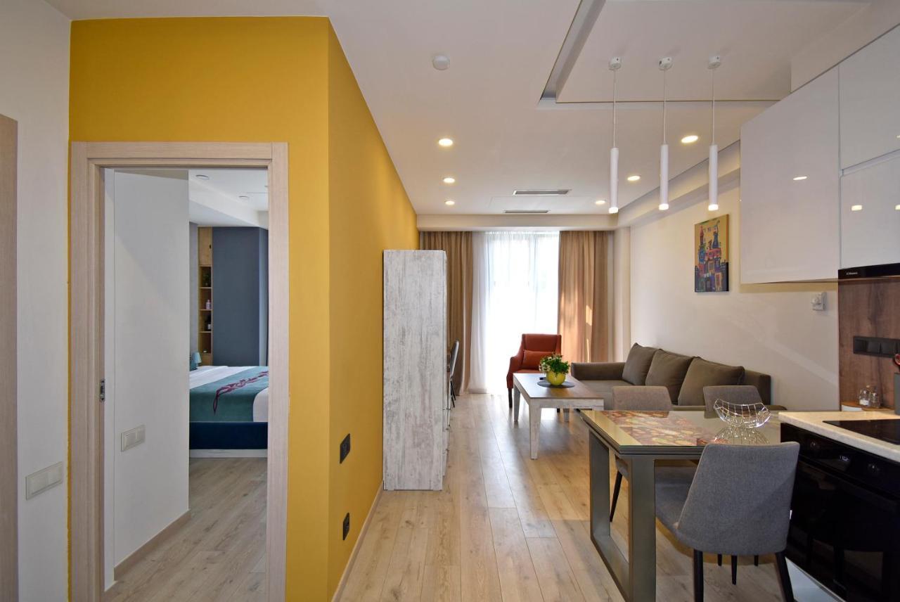 Home4You Apartments On Koghbatsi Jerevan Buitenkant foto