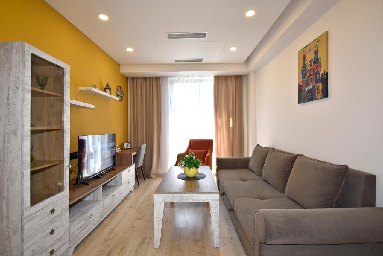 Home4You Apartments On Koghbatsi Jerevan Buitenkant foto