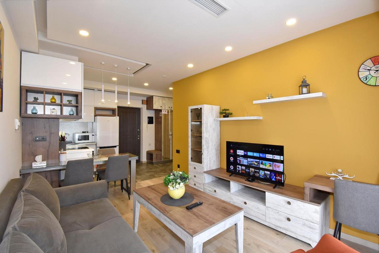Home4You Apartments On Koghbatsi Jerevan Buitenkant foto