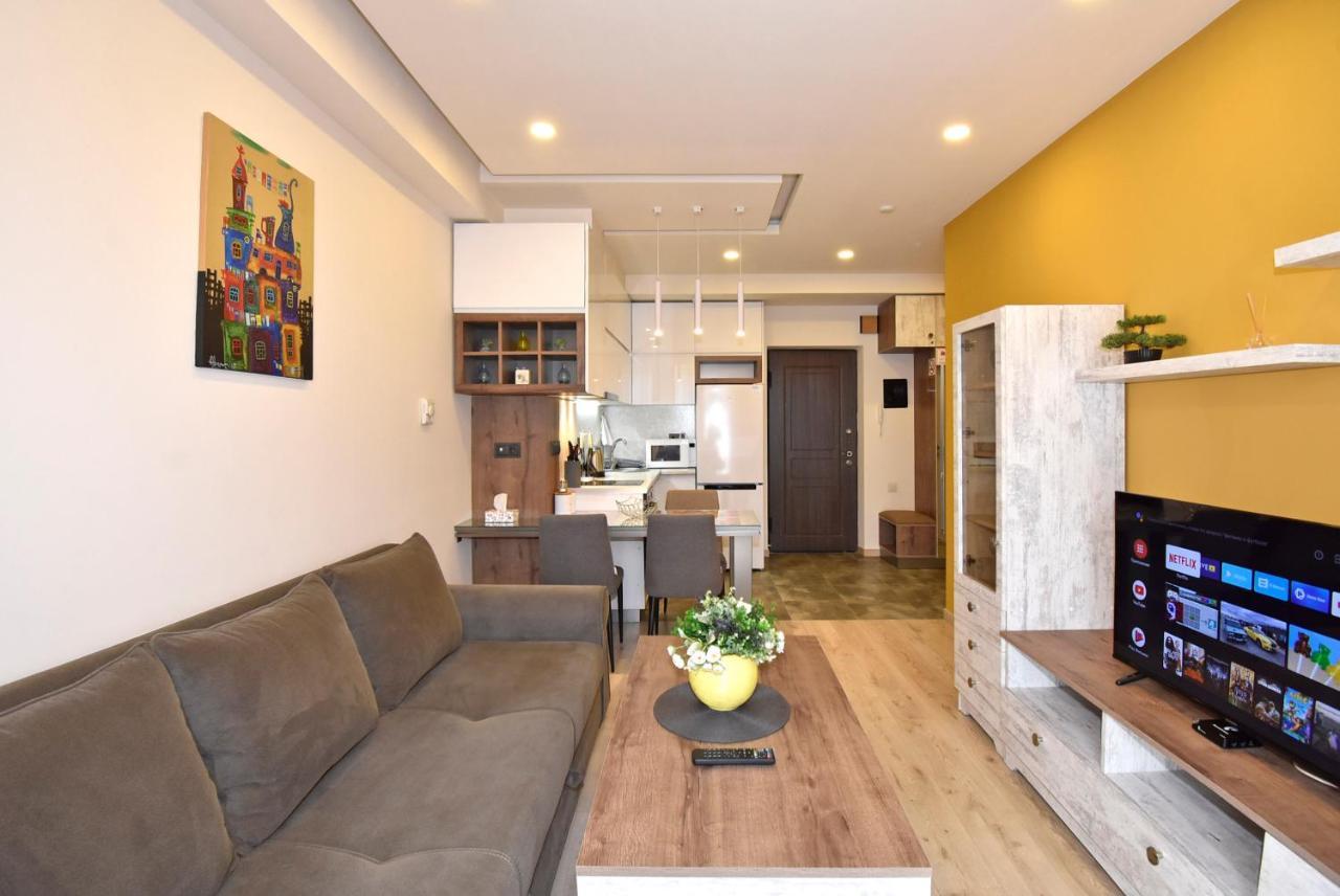Home4You Apartments On Koghbatsi Jerevan Buitenkant foto