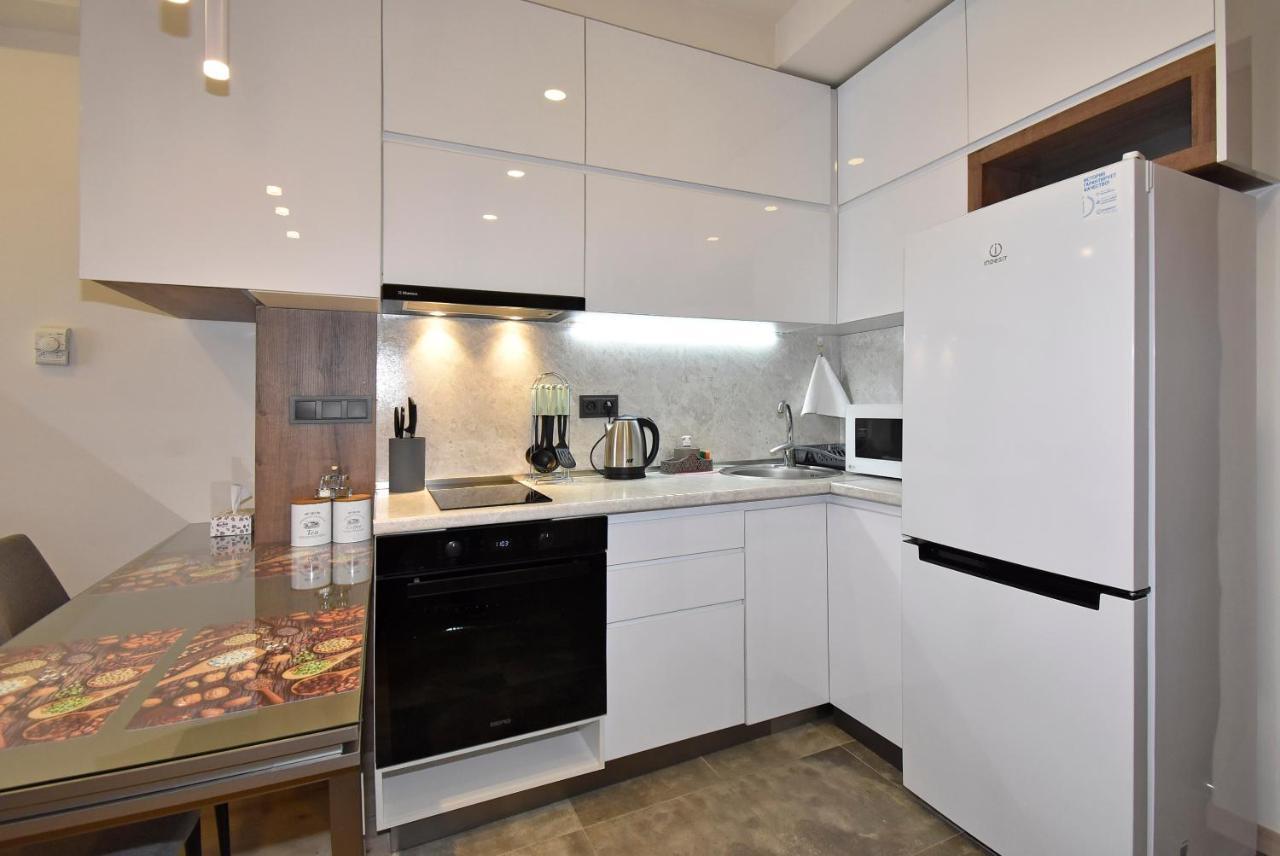 Home4You Apartments On Koghbatsi Jerevan Buitenkant foto