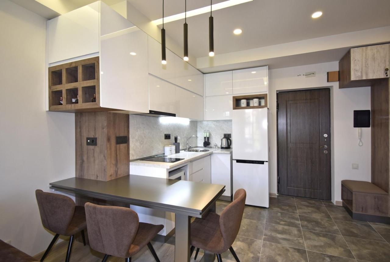 Home4You Apartments On Koghbatsi Jerevan Buitenkant foto