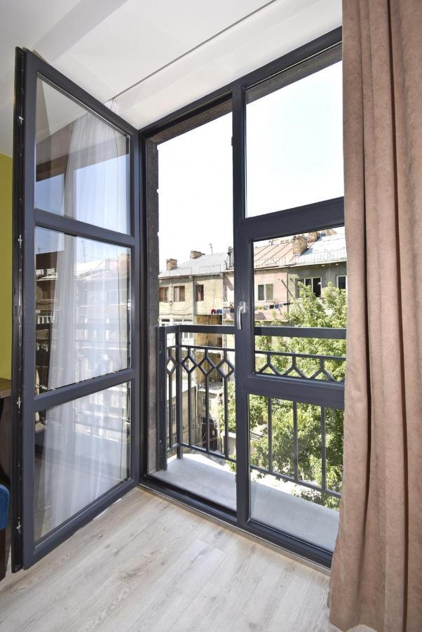 Home4You Apartments On Koghbatsi Jerevan Buitenkant foto