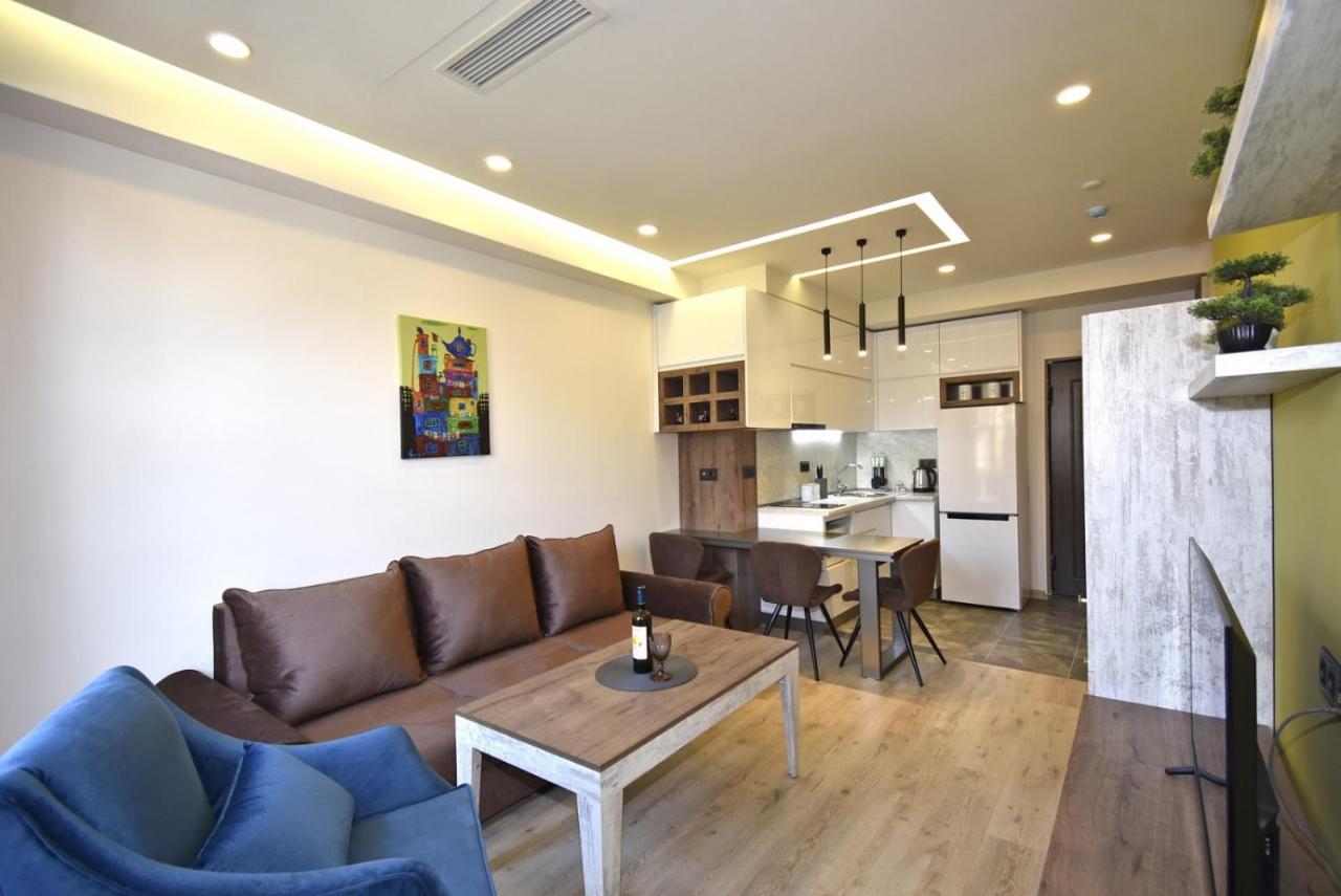 Home4You Apartments On Koghbatsi Jerevan Buitenkant foto