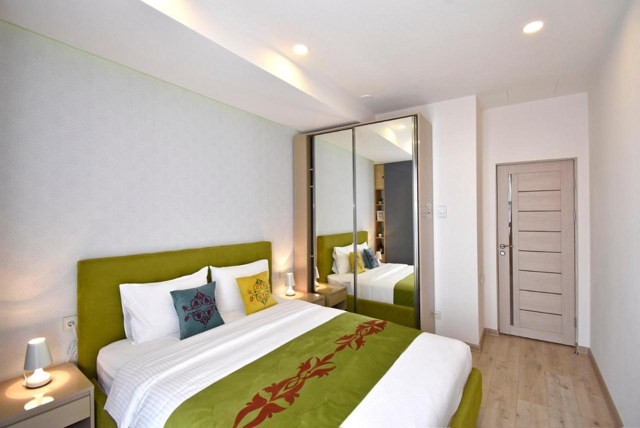 Home4You Apartments On Koghbatsi Jerevan Buitenkant foto